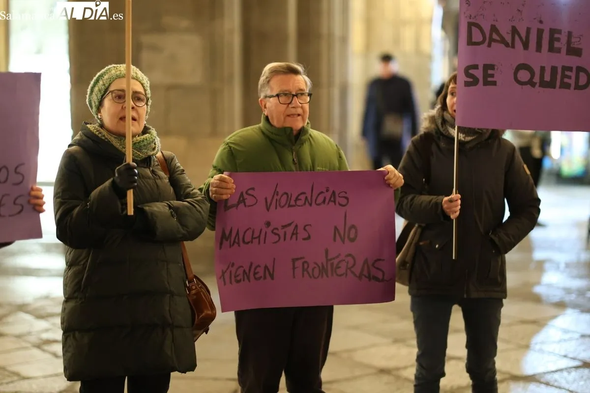 Salamanca se concentra en apoyo a Juana Rivas y de Daniel, su hijo menor | FOTOS: David Sañudo