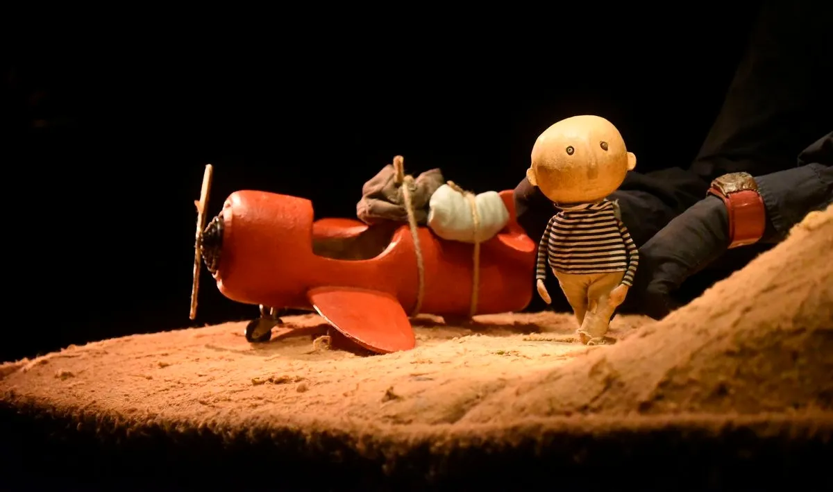 Sábado, 22 de febrero. Teatro infantil a partir de 3 años conPartículas elementales (Portugal) y su espectáculo El nabo gigante