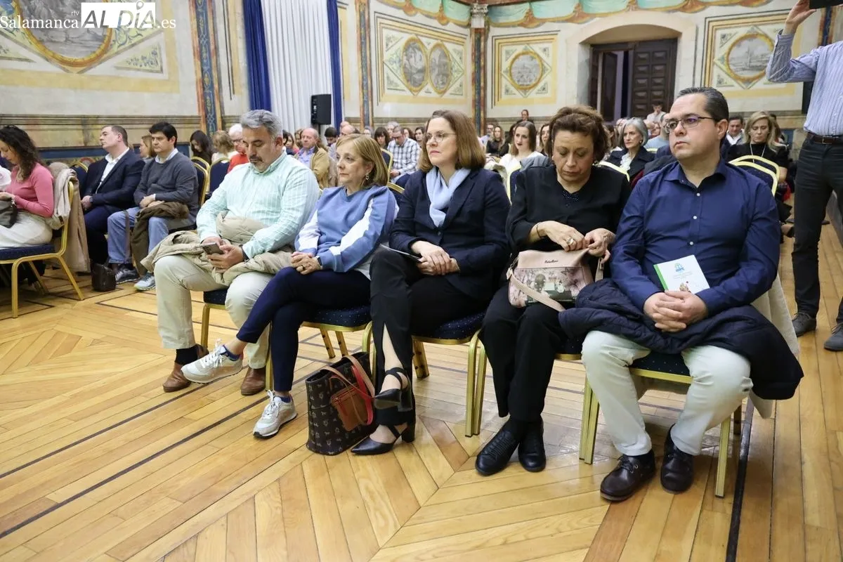 Emotivo homenaje de ANPE Salamanca homenajea a los docentes jubilados en un entrañable acto | FOTOS: David Sañudo 