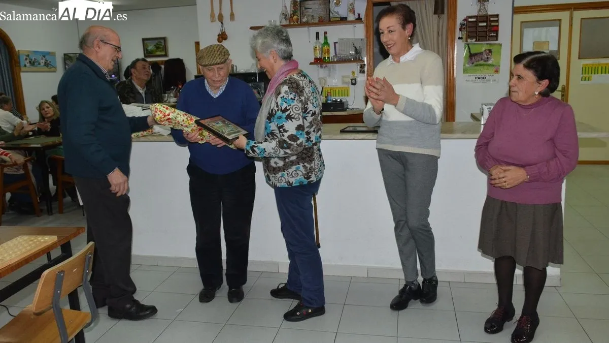 La directiva de la asociación Liminares ha entregado los premios a los campeones y subcampeones