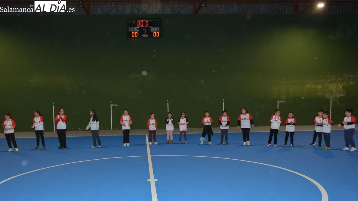 Foto 3 - Firme apuesta por el deporte escolar en Lumbrales