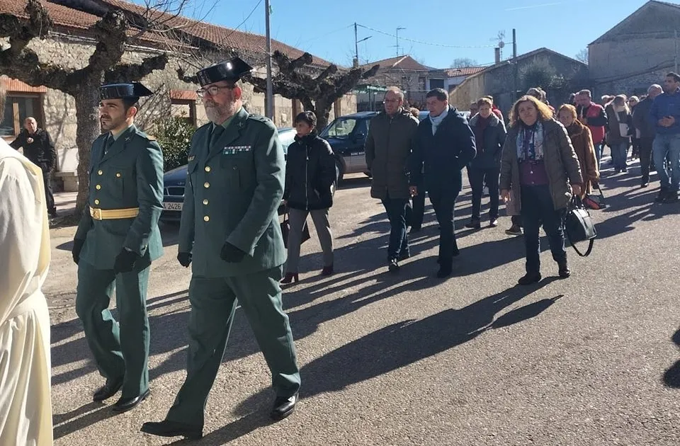 Foto 6 - Casillas de Flores honra a su patr&oacute;n San Mauro sac&aacute;ndolo en procesi&oacute;n