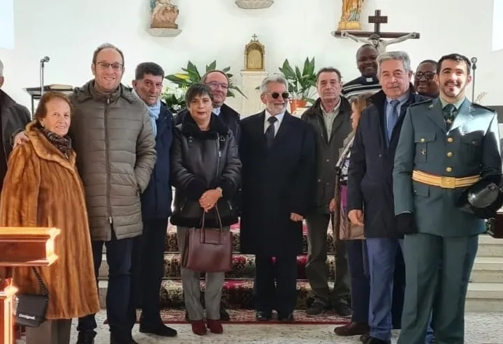 Foto 7 - Casillas de Flores honra a su patr&oacute;n San Mauro sac&aacute;ndolo en procesi&oacute;n