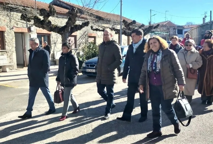 Foto 4 - Casillas de Flores honra a su patr&oacute;n San Mauro sac&aacute;ndolo en procesi&oacute;n