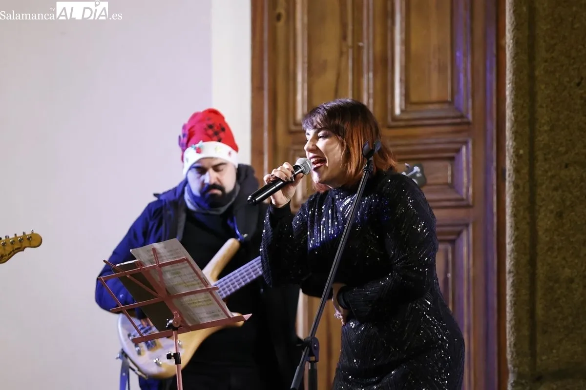 Vibrante concierto en el Patio de la Salina de Salamanca | FOTOS: David Sañudo 