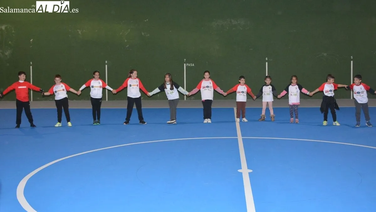 Foto 4 - Firme apuesta por el deporte escolar en Lumbrales
