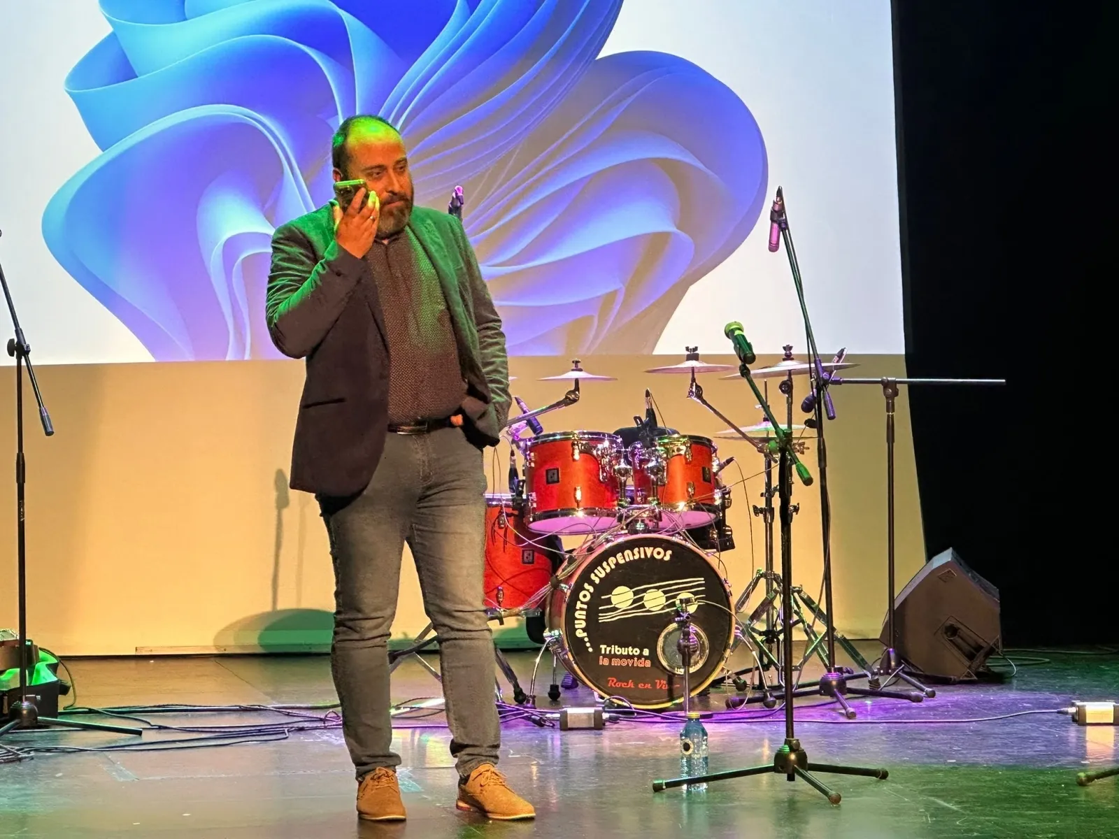 Foto 3 - Pe&ntilde;aranda abarrota el Teatro Calder&oacute;n en la Gala Solidaria con los afectados por la Dana