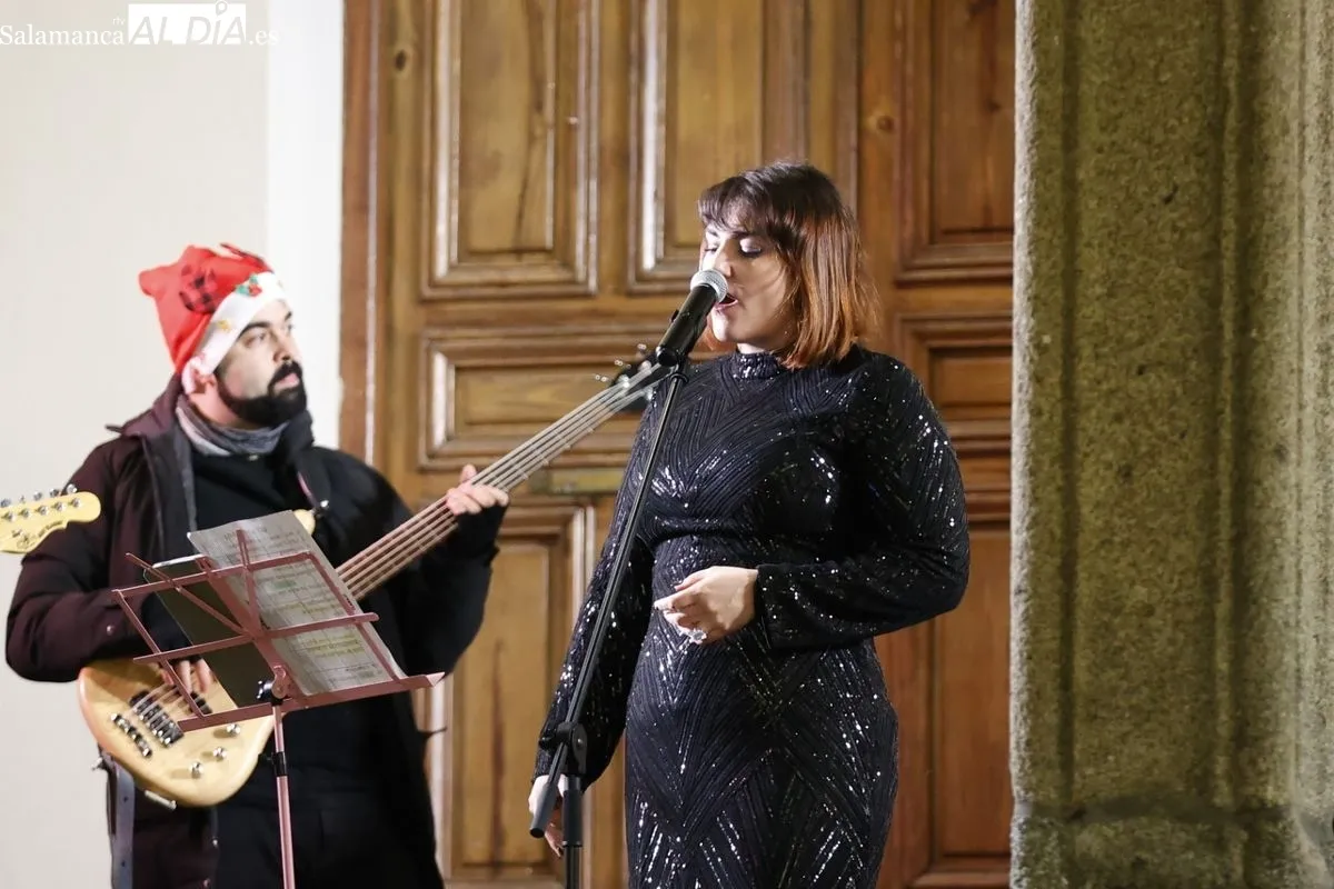 Vibrante concierto en el Patio de la Salina de Salamanca | FOTOS: David Sañudo 