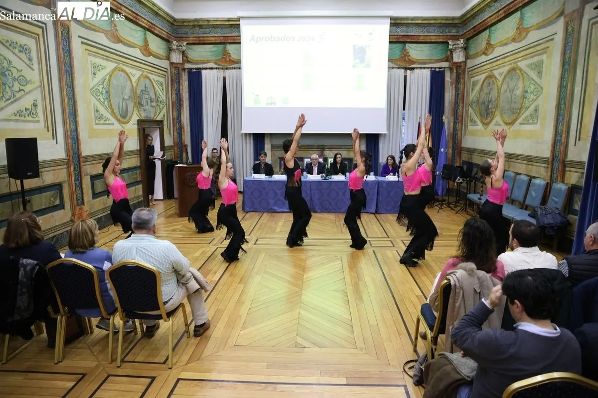 Emotivo homenaje de ANPE Salamanca homenajea a los docentes jubilados en un entrañable acto | FOTOS: David Sañudo 