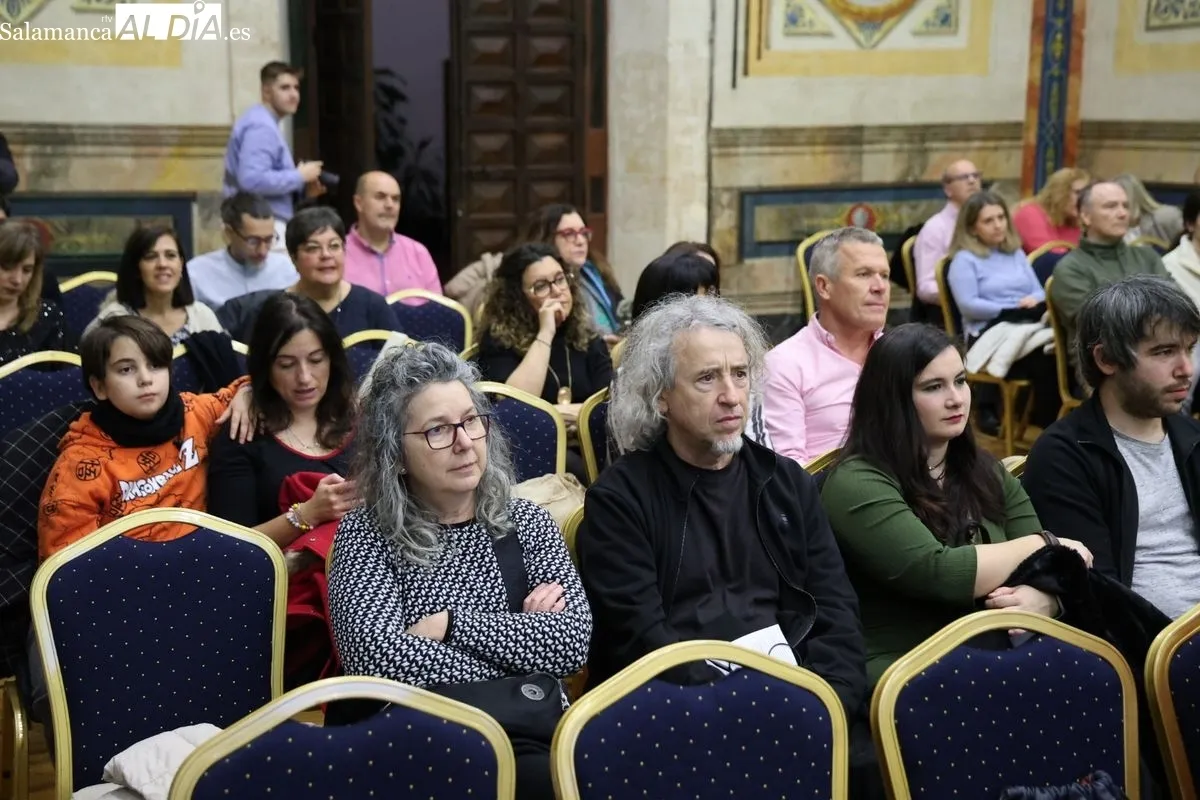Emotivo homenaje de ANPE Salamanca homenajea a los docentes jubilados en un entrañable acto | FOTOS: David Sañudo 