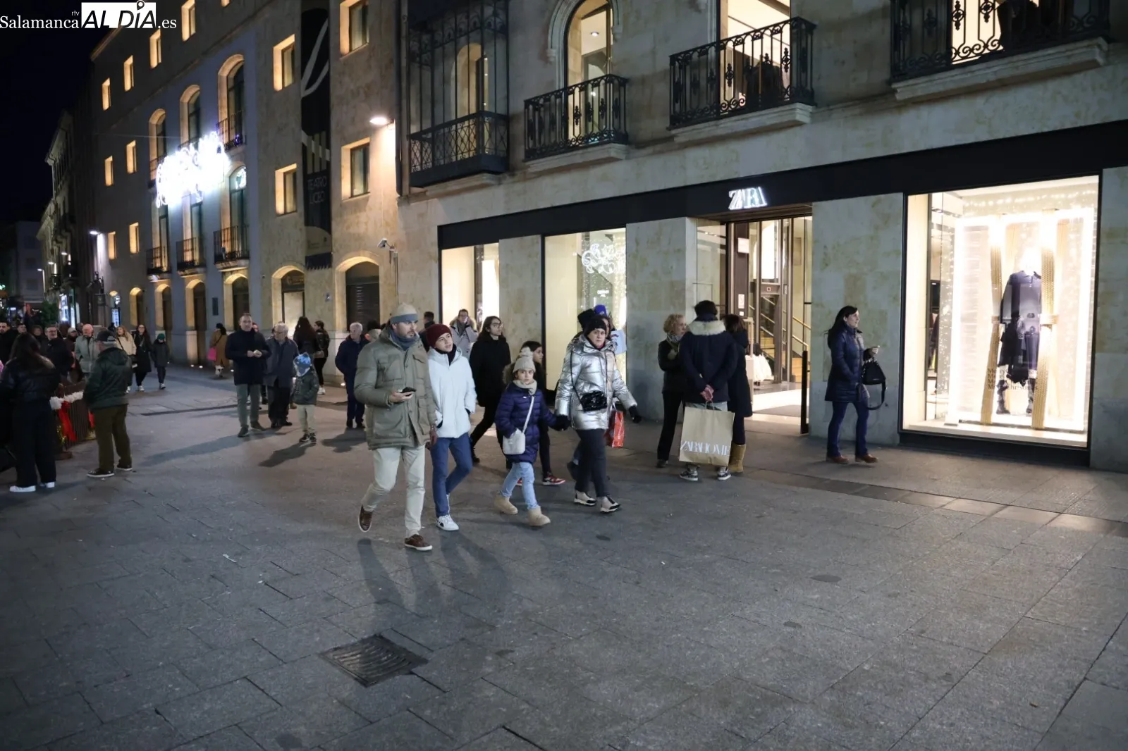 Compras de última hora para el día de Reyes en Salamanca | Fotos: David Sañudo