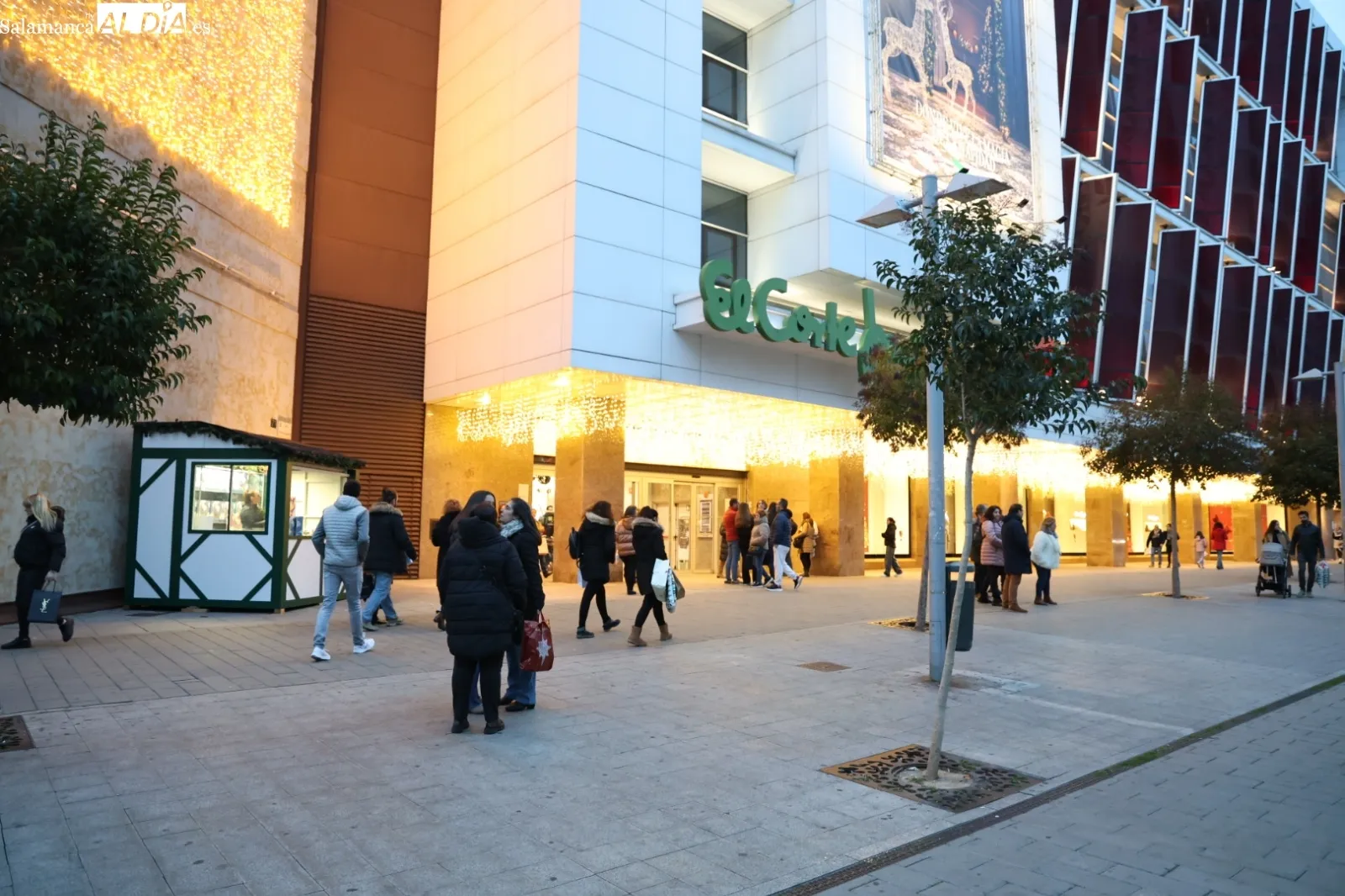 Compras de última hora para el día de Reyes en Salamanca | Fotos: David Sañudo