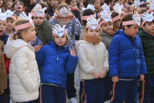 Emotiva mañana en el Colegio Calasanz con la celebración del Día Escolar de la No Violencia y la Paz