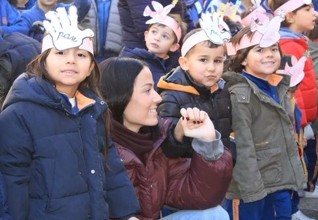 Foto 2 - Emotiva ma&ntilde;ana en el Colegio Calasanz con la celebraci&oacute;n del D&iacute;a Escolar de la No Violencia y la Paz