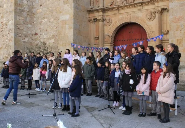Foto 5 - Emotiva ma&ntilde;ana en el Colegio Calasanz con la celebraci&oacute;n del D&iacute;a Escolar de la No Violencia y la Paz