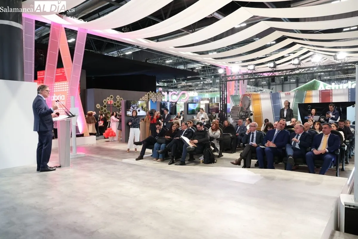 Presentación en Fitur de la oferta turística de la ciudad de Salamanca, a cargo del alcalde Carlos García Carbayo. Foto de David Sañudo