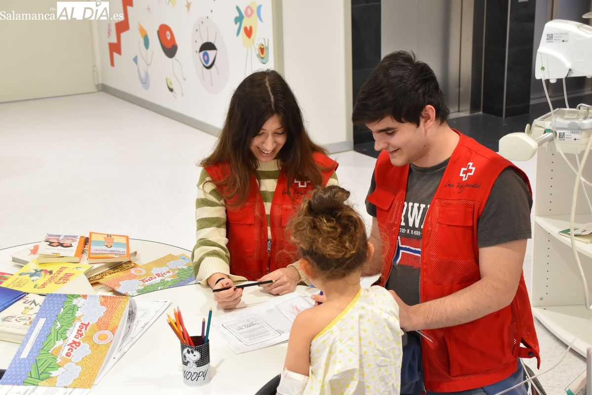 REPORTAJE | Sonrisas y juegos para los niños ingresados en el Hospital de Salamanca (FOTOS)