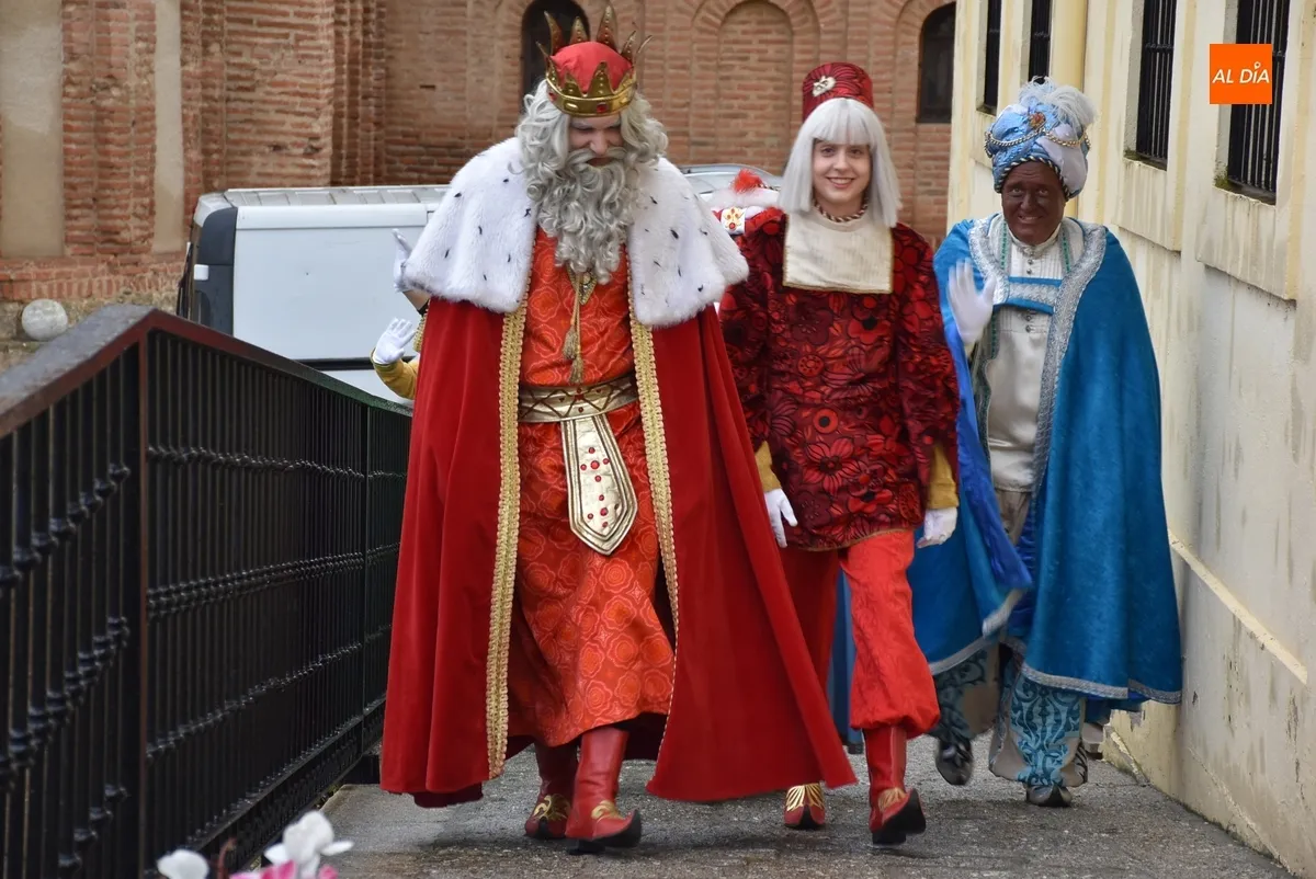 Foto 4 - Los Magos ampl&iacute;an su ronda de visitas a las residencias de ancianos de Ciudad Rodrigo