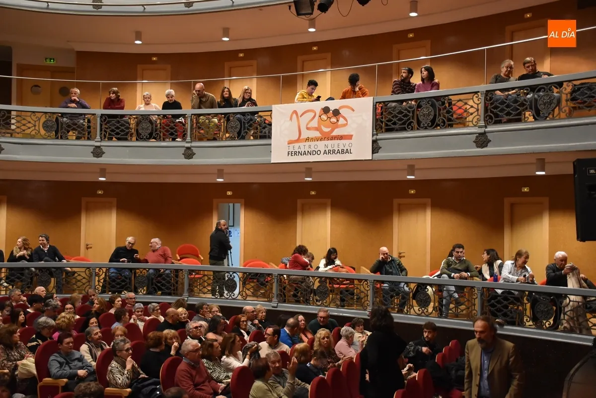 Foto 3 - Tel&eacute;fono Rojo Producciones abre los espect&aacute;culos esc&eacute;nicos por los 125 a&ntilde;os del Teatro
