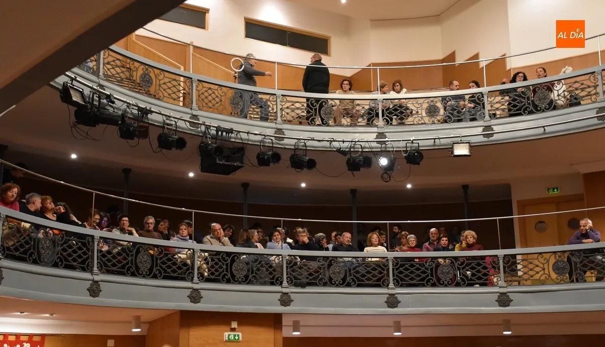 Foto 8 - Tel&eacute;fono Rojo Producciones abre los espect&aacute;culos esc&eacute;nicos por los 125 a&ntilde;os del Teatro