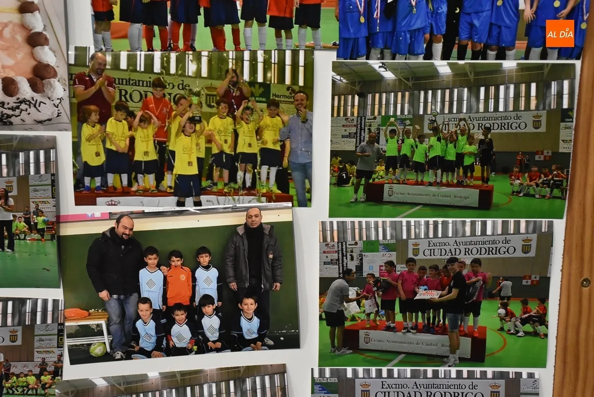 Foto 11 - Los protagonistas de la Liga Prebenjam&iacute;n del III Columnas ofrecen su trofeo a la afici&oacute;n
