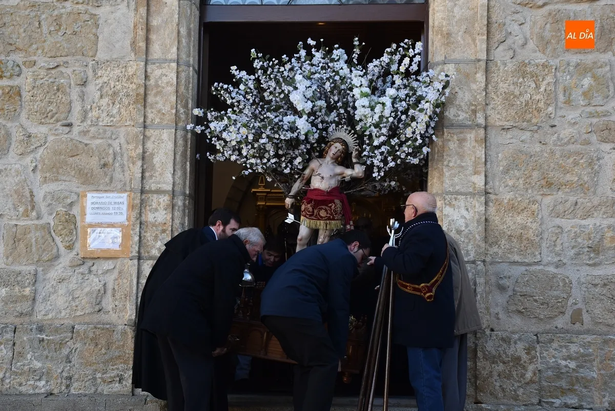 Foto 9 - San Sebasti&aacute;n se adentra en el centro hist&oacute;rico para abrir el carrusel festivo precarnavalero