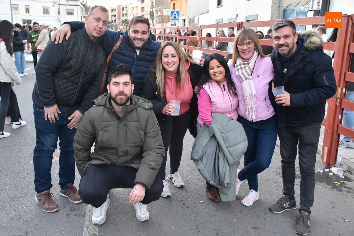 Foto 3 - Manliao comanda un a&ntilde;o m&aacute;s una largu&iacute;sima ruta festiva en plena calle