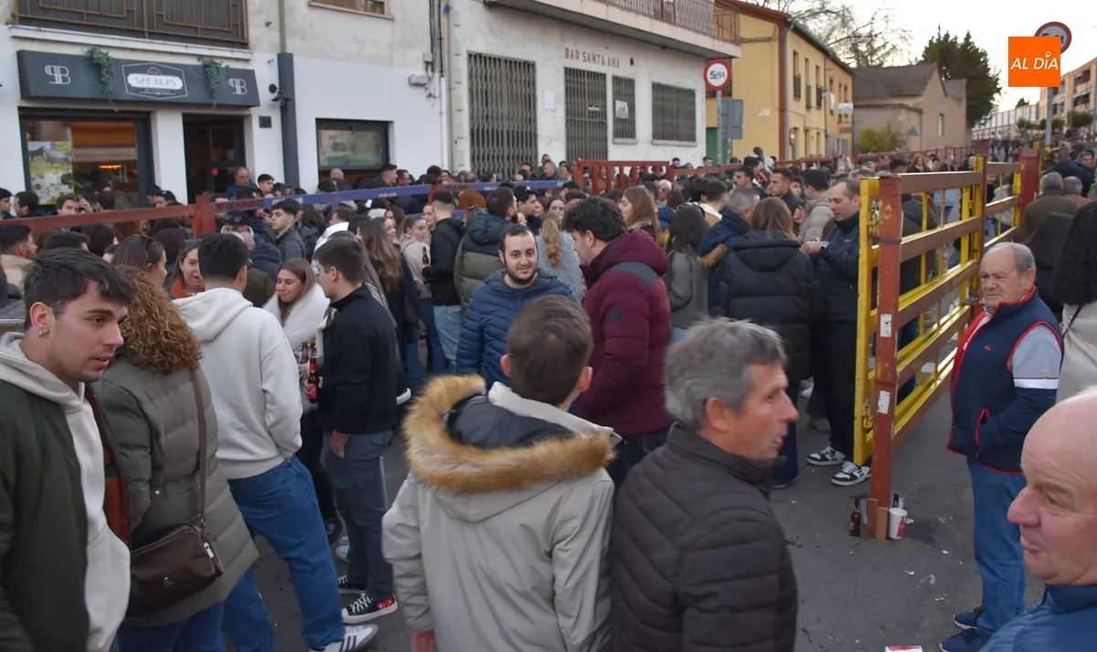 Foto 4 - Manliao comanda un a&ntilde;o m&aacute;s una largu&iacute;sima ruta festiva en plena calle