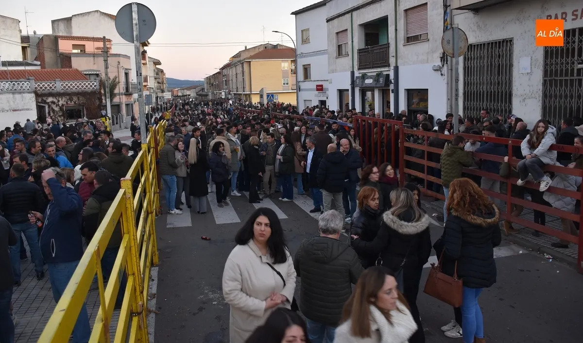 Foto 6 - Manliao comanda un a&ntilde;o m&aacute;s una largu&iacute;sima ruta festiva en plena calle
