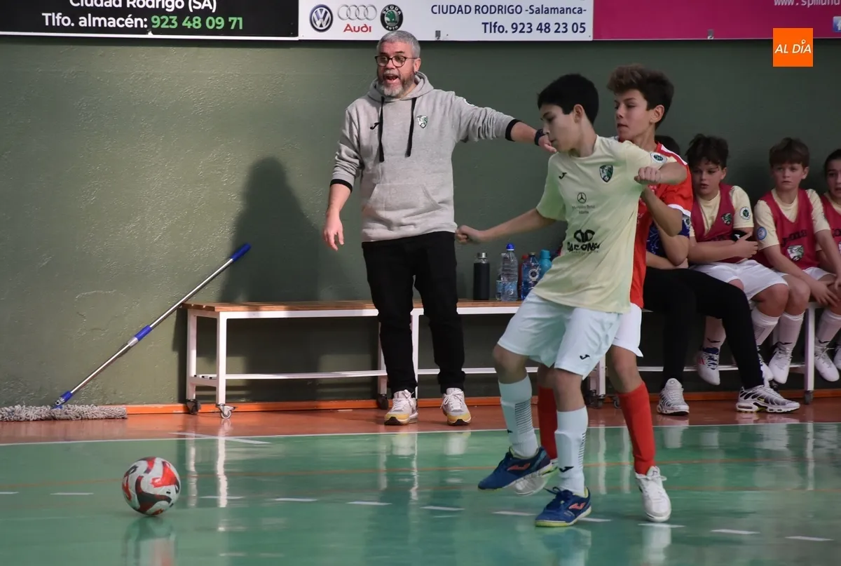 Foto 4 - El Alev&iacute;n A del III Columnas estrena el a&ntilde;o con una contundente goleada que le sit&uacute;a 1&ordm;
