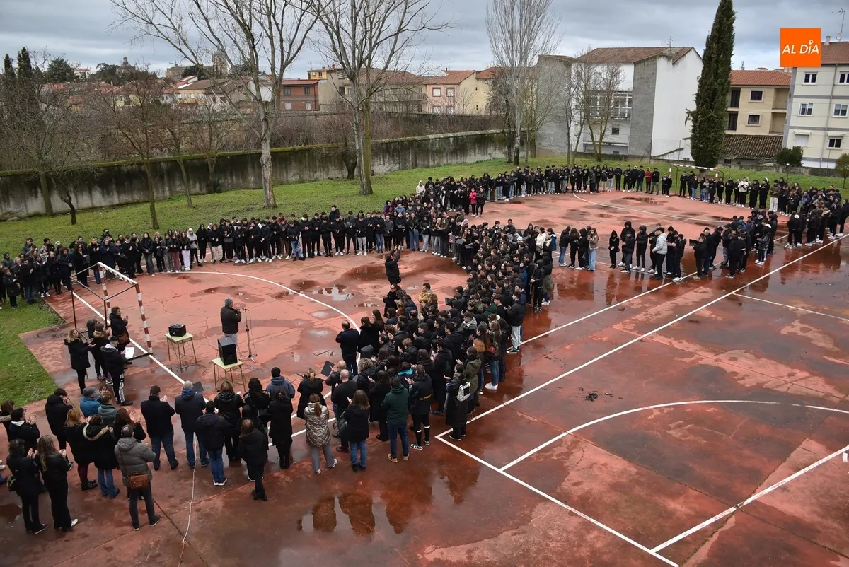 Foto 10 - El IES Fray Diego homenajea a &Aacute;lvaro P&eacute;rez Ortega recordando su &ldquo;energ&iacute;a, inquietud e ilusi&oacute;n&rdquo;