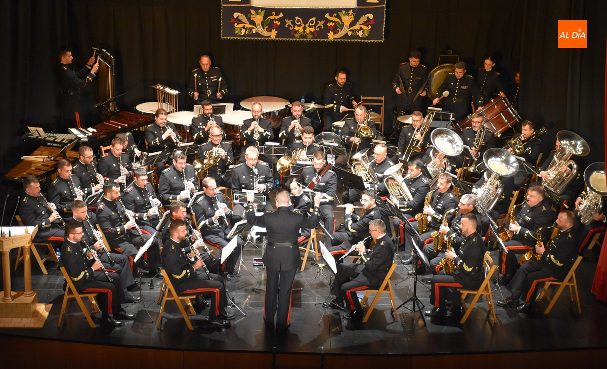 La Banda Militar de AGRUMAD completa el Día de San Sebastián con guiño incluido a Felipe VI