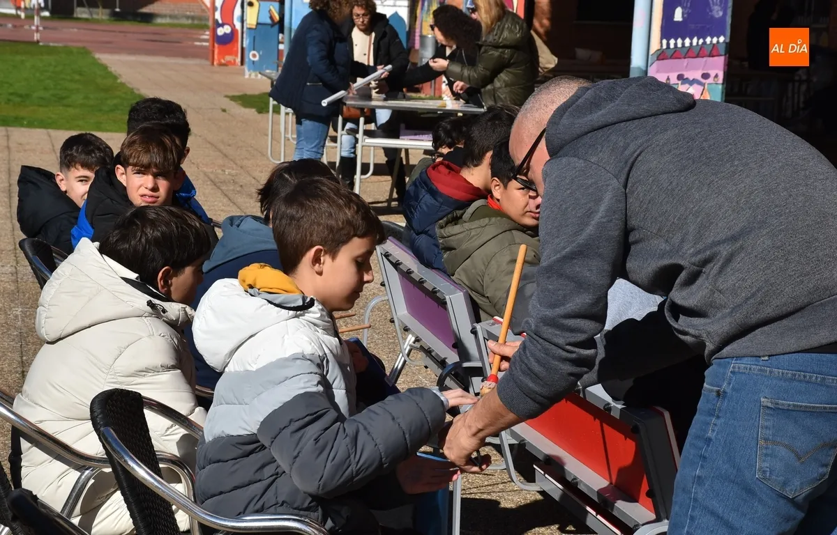 Foto 6 - El IES Fray Diego disfruta con m&uacute;sica en directo de su cl&aacute;sico D&iacute;a de la Convivencia