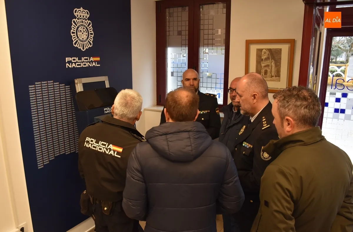 Foto 7 - Operativa la m&aacute;quina para renovar los certificados de los DNIs electr&oacute;nicos sin salir de Ciudad Rodrigo