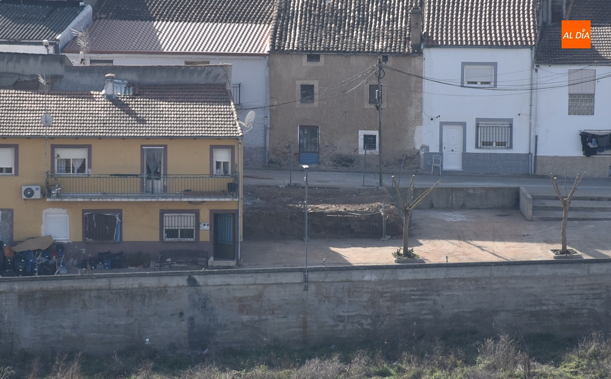 Derribado por su mal estado un inmueble cedido al Ayuntamiento en el Arrabal del Puente