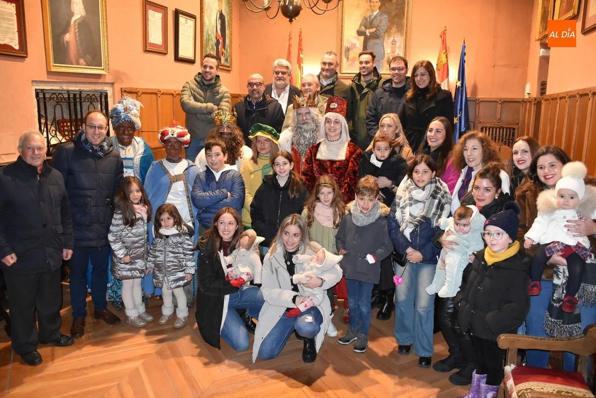 Foto 2 - Eh, s&aacute;canos una foto: Los primer&iacute;simos Reyes