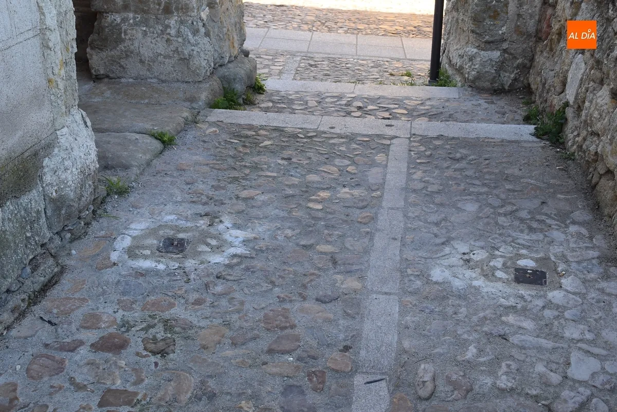 Foto 5 - La zona del Puente de Aris y los laterales del Cuerpo de Guardia del Registro tendr&aacute;n doble vallado