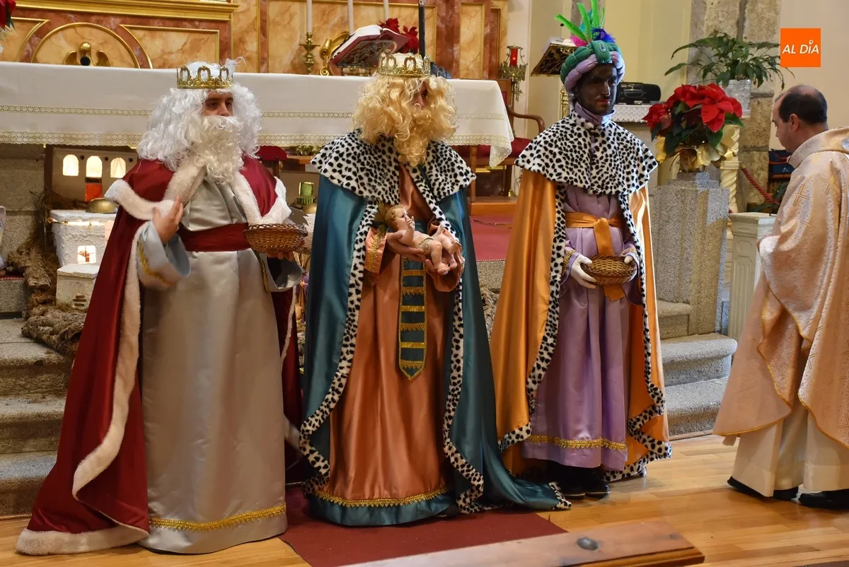 Foto 9 - Los fieles de San Crist&oacute;bal adoran al Ni&ntilde;o Jes&uacute;s al ritmo de &lsquo;El Burrito Sabanero&rsquo;
