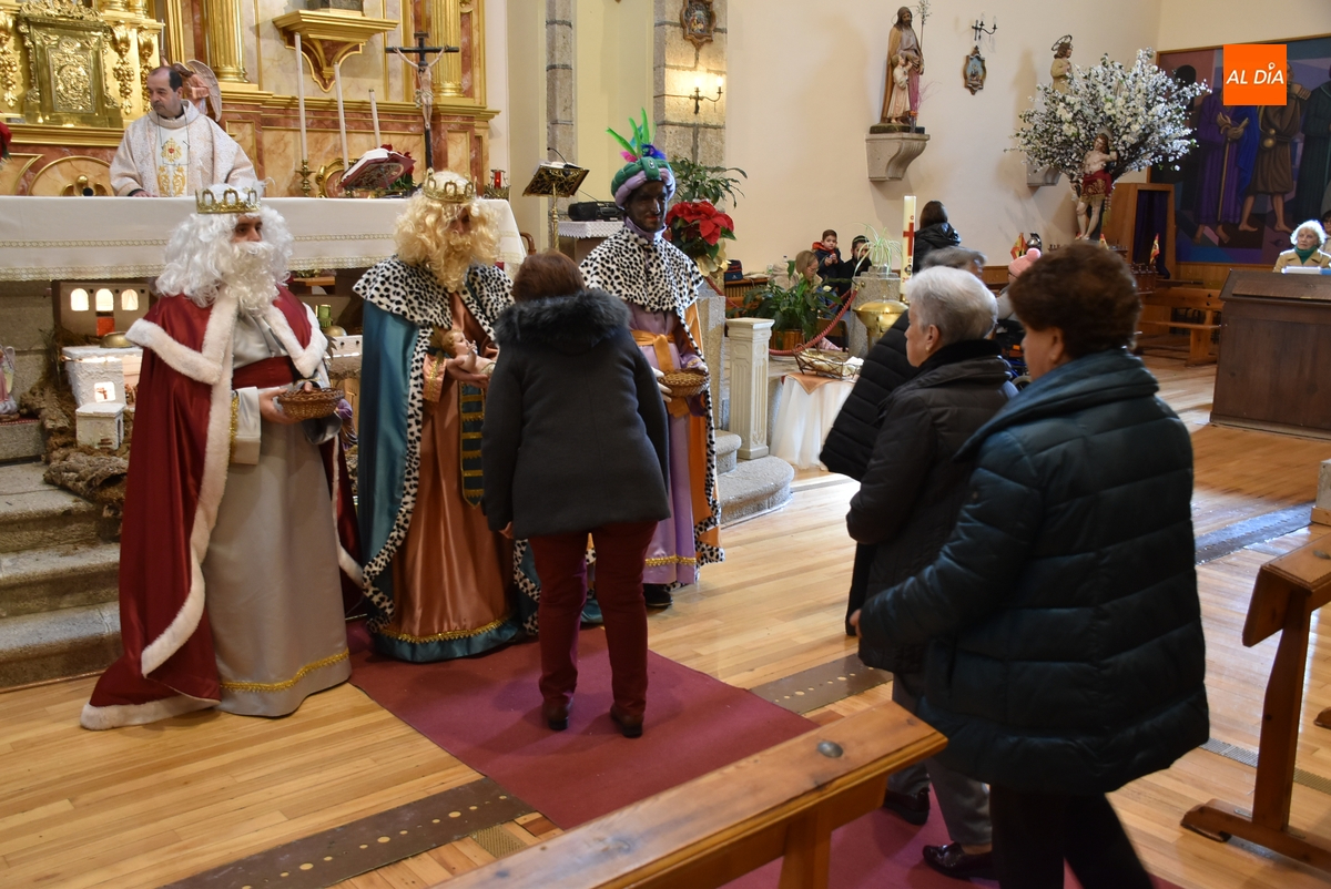 Los fieles de San Cristóbal adoran al Niño Jesús al ritmo de ‘El Burrito Sabanero’