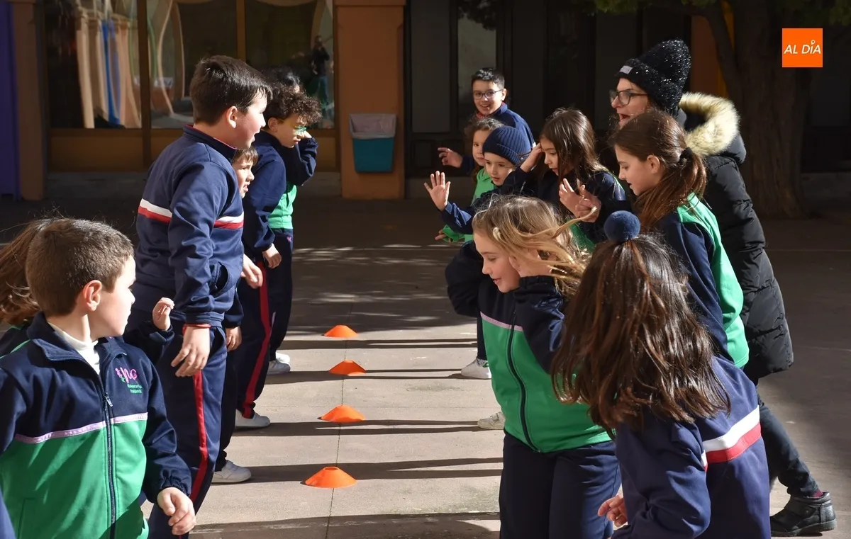 Foto 5 - Misioneras conmemora su aniversario con una gymkana planetaria y un paseo literario en Salamanca
