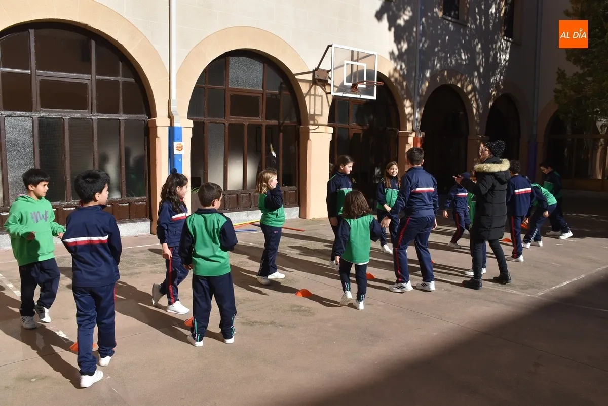 Foto 6 - Misioneras conmemora su aniversario con una gymkana planetaria y un paseo literario en Salamanca