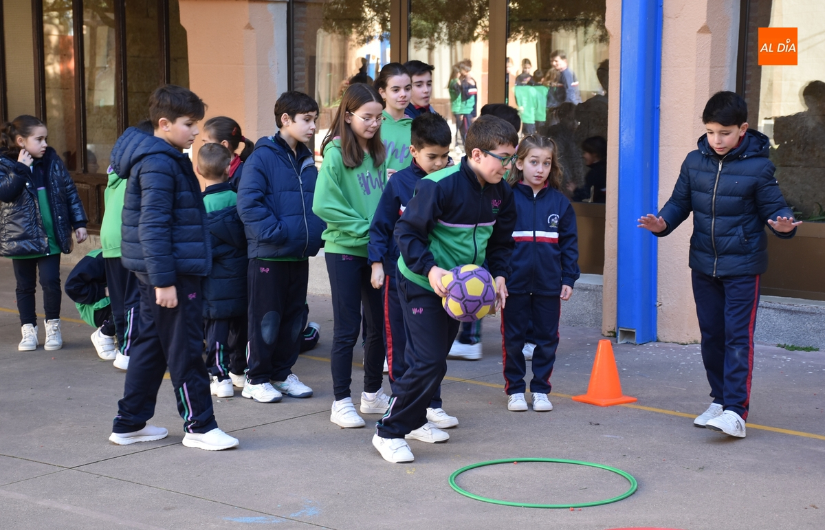 Misioneras conmemora su aniversario con una gymkana planetaria y un paseo literario en Salamanca