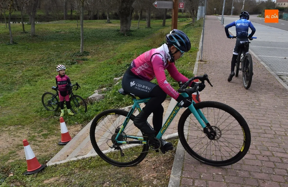 Foto 2 - La Alameda acoge un nuevo entreno de la Escuela del Club J&oacute;venes Ciclistas, que abre la inscripci&oacute;n