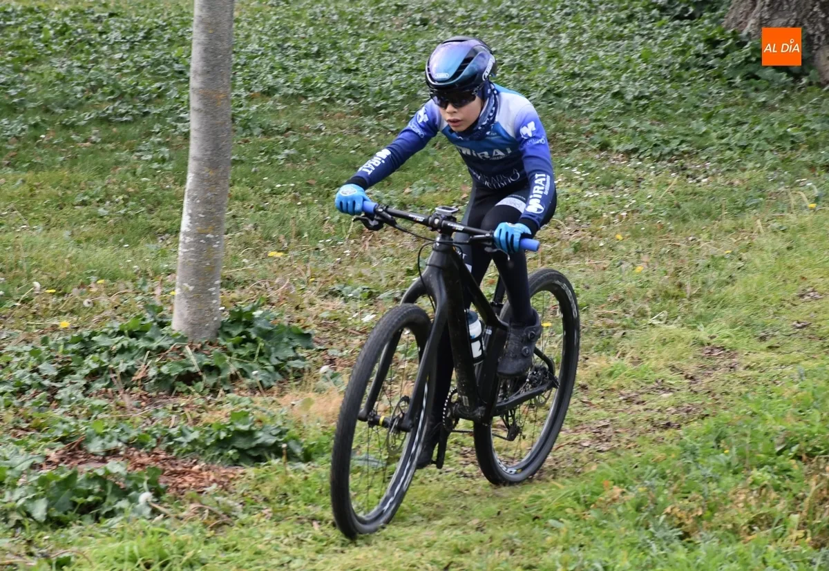 Foto 3 - La Alameda acoge un nuevo entreno de la Escuela del Club J&oacute;venes Ciclistas, que abre la inscripci&oacute;n