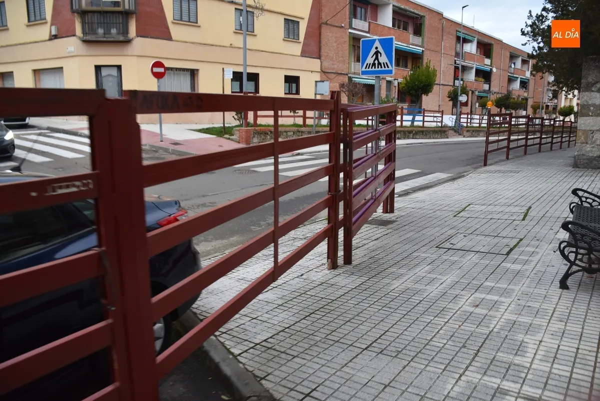 Foto 3 - Completados salvo los cruces de calles los tramos de agujas para el Toro de San Sebasti&aacute;n