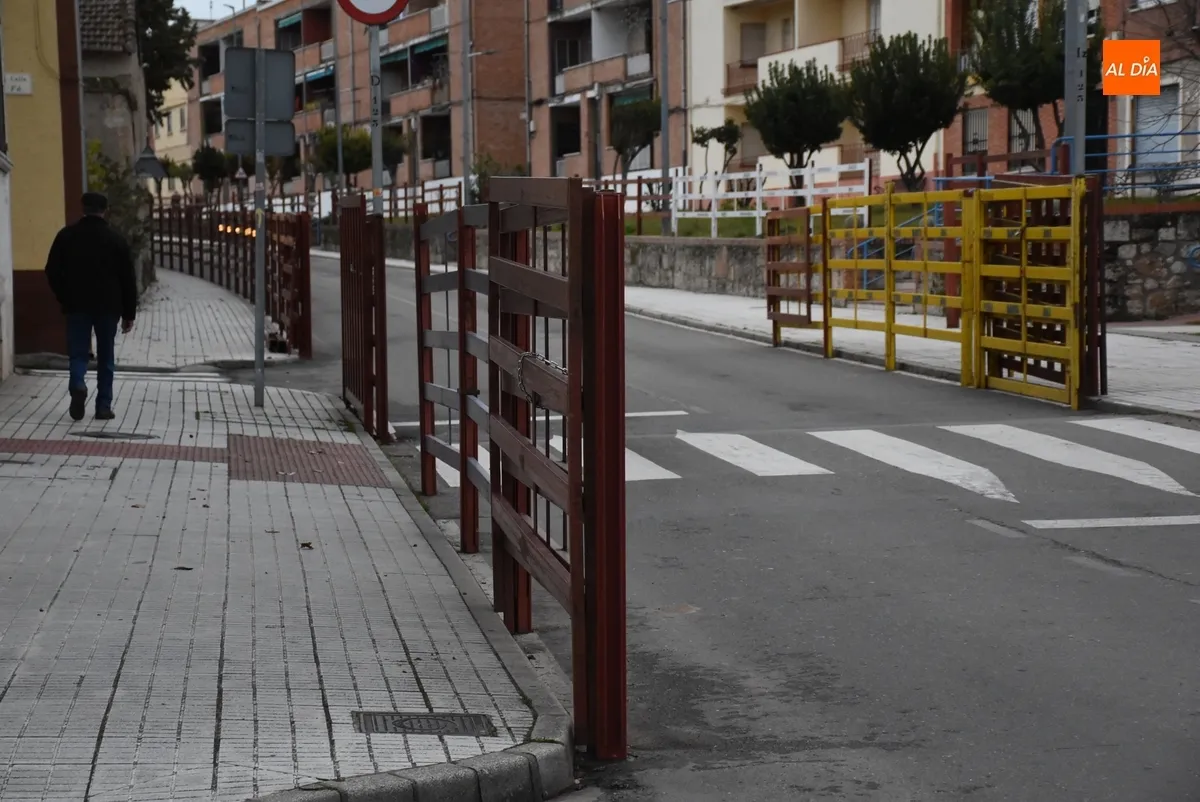 Foto 4 - Completados salvo los cruces de calles los tramos de agujas para el Toro de San Sebasti&aacute;n