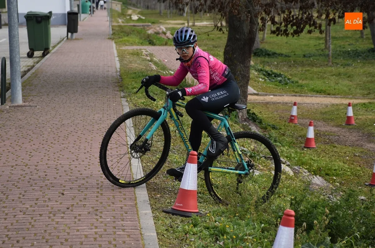Foto 6 - La Alameda acoge un nuevo entreno de la Escuela del Club J&oacute;venes Ciclistas, que abre la inscripci&oacute;n