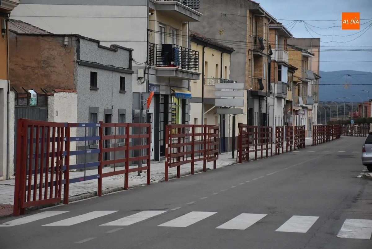 Foto 5 - Completados salvo los cruces de calles los tramos de agujas para el Toro de San Sebasti&aacute;n
