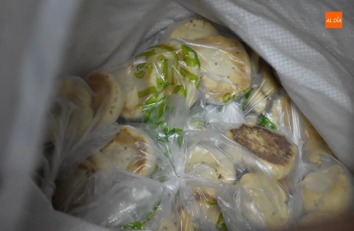 Foto 3 - Agotados en poco m&aacute;s de dos horas los 7.500 panecitos de San Ant&oacute;n en San Andr&eacute;s
