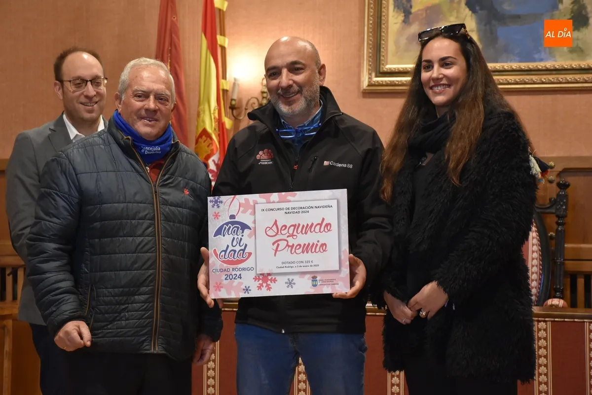 Foto 4 - Entregadas las recompensas del Concurso de Decoraci&oacute;n Navide&ntilde;a